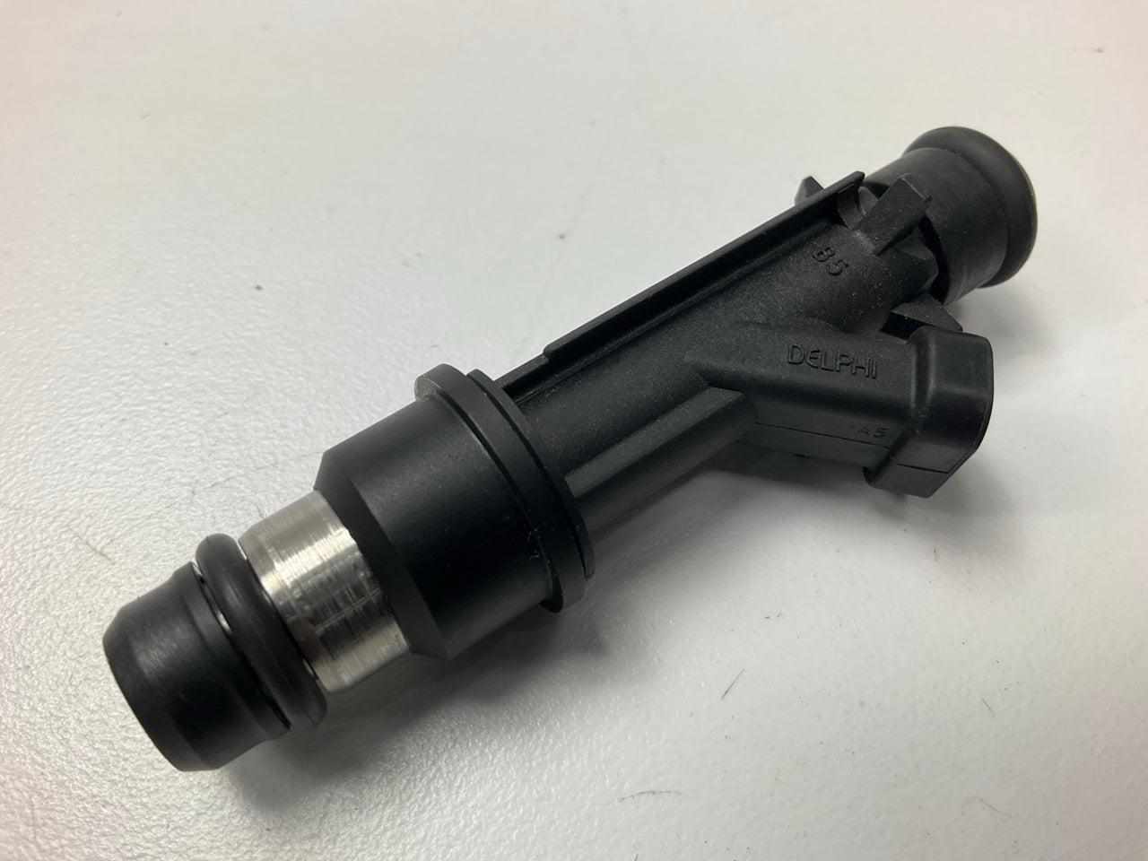 NEW UNBOXED OEM GM Delphi 25321369 Fuel Injector