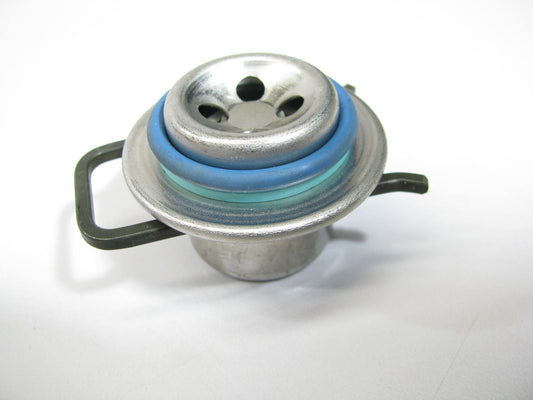 NEW - OUT OF BOX - OEM GM 25342745 Fuel Injection Fuel Pressure Damper Dampner