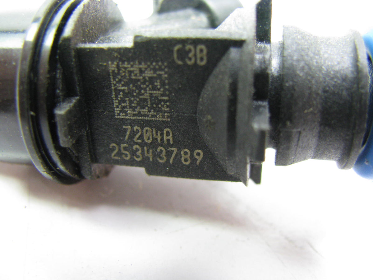 (1) USED OEM GM 25343789 Fuel Injector  - CHEVY GMC 8.1L V8 Gas Truck