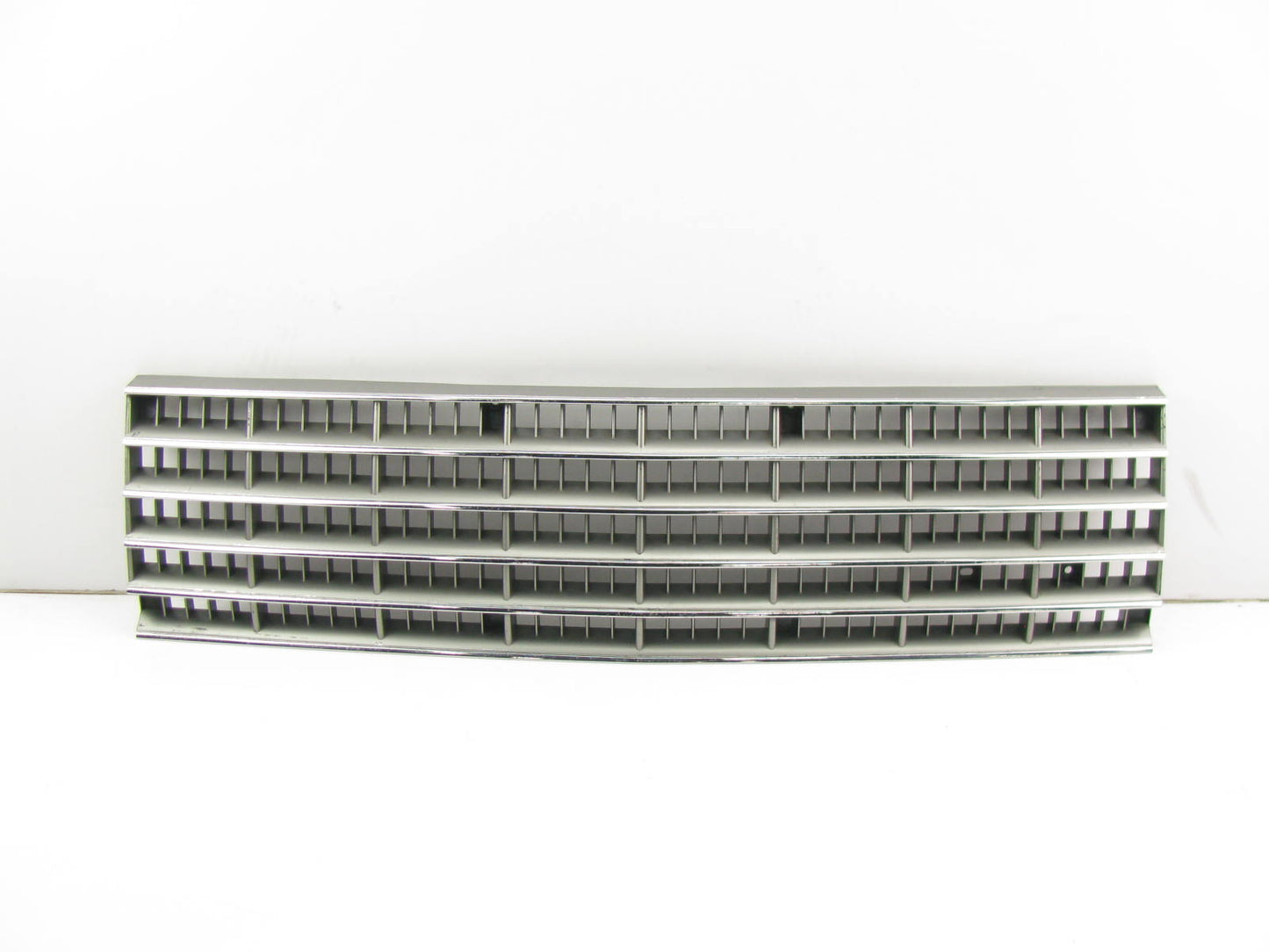 NEW - OUT OF BOX - OEM GM 25526153 Front Radiator Grille - 1986 Buick LeSabre