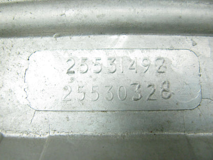 NEW - OUT OF BOX OEM GM 25530328 Right Valve Cover
