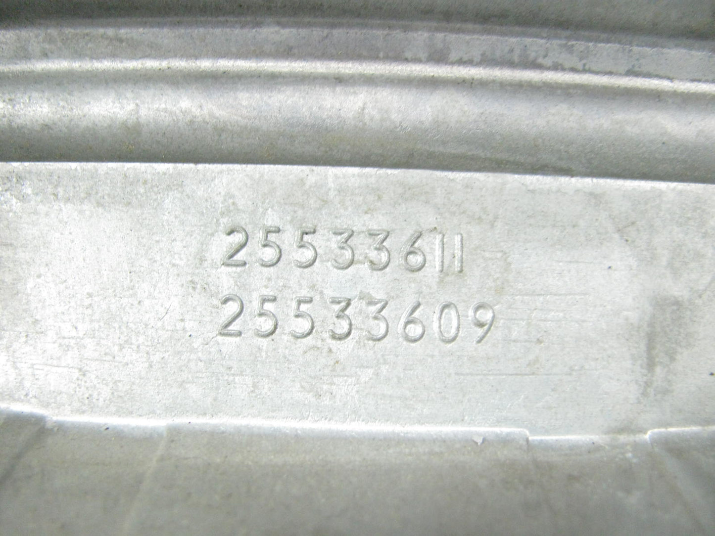 NEW - OUT OF BOX GM 25533611 Engine Valve Cover 1986-1989 3.3L 3.8L-V6 W/O HO