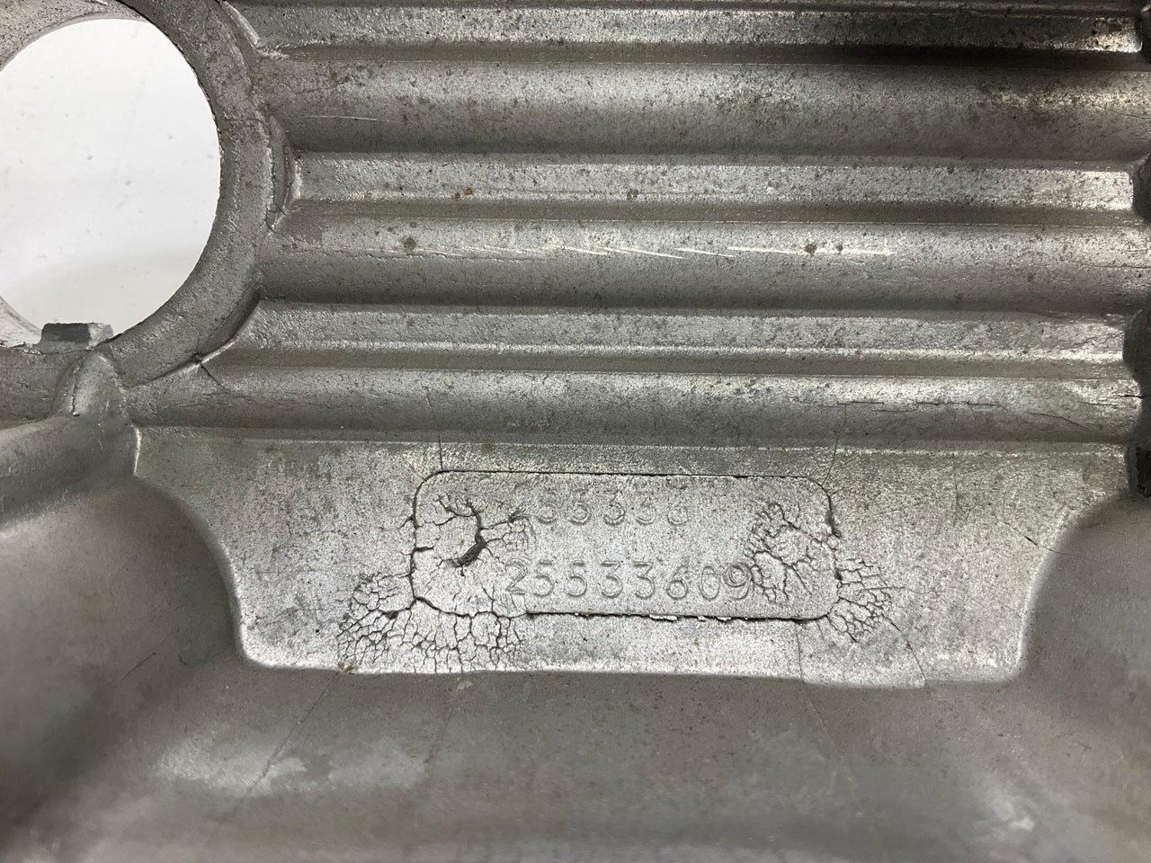 NEW - OUT OF BOX GM 25533611 Engine Valve Cover 1986-1989 3.3L 3.8L-V6 W/O HO