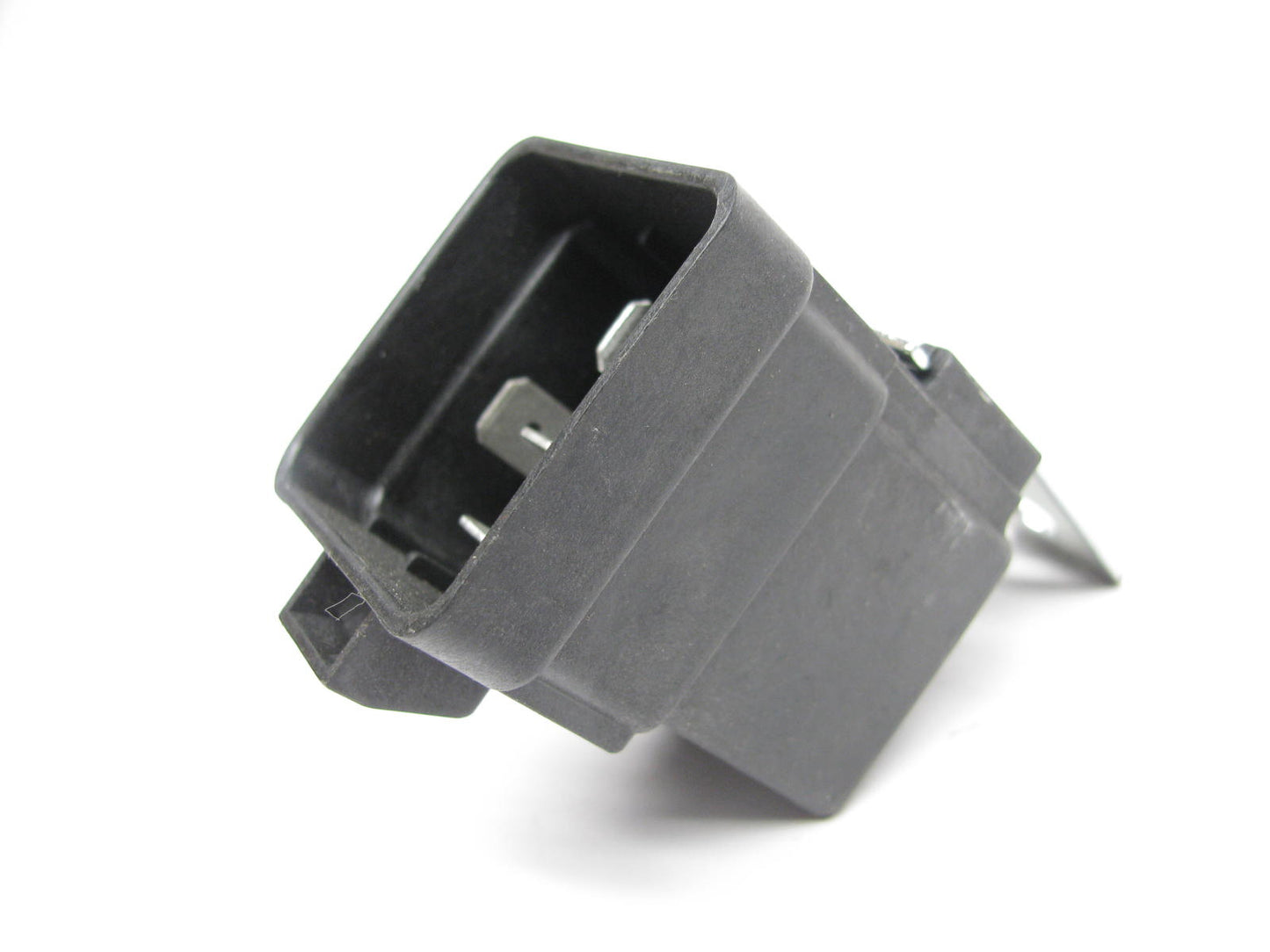 NEW - OUT OF BOX OEM 25553347 GM Engine Cooling Fan Relay 15-8386
