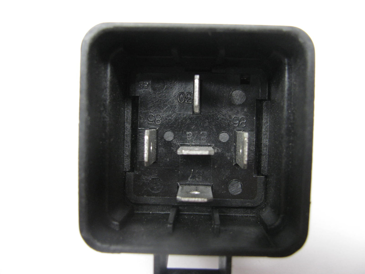 NEW - OUT OF BOX OEM 25553347 GM Engine Cooling Fan Relay 15-8386