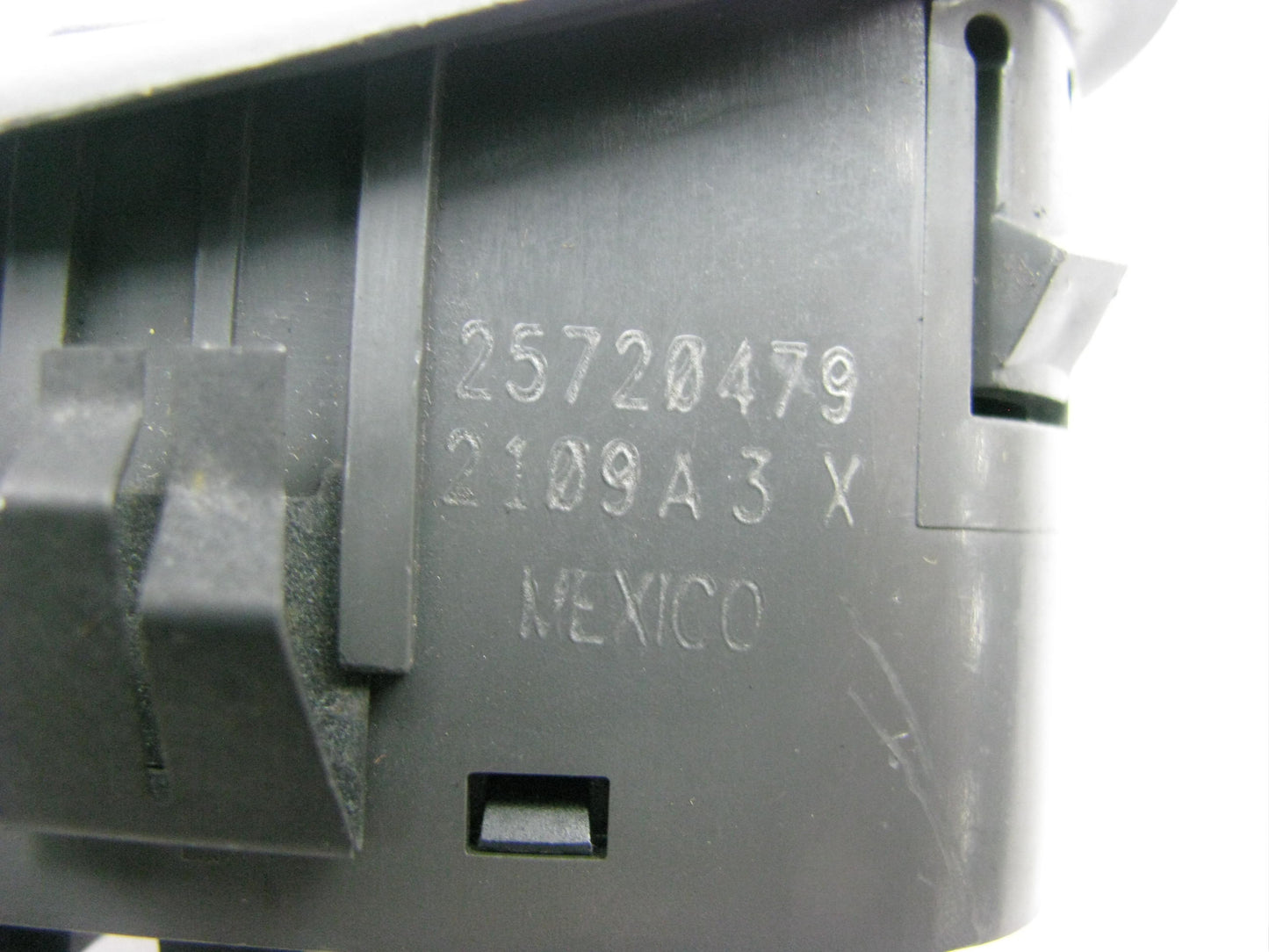 NEW - OUT OF BOX Front Left Memory Seat Adjust Switch For 2002-05 Buick LeSabre