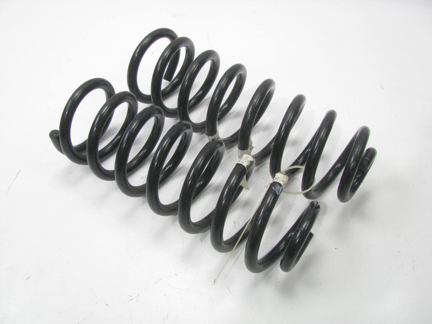 (2) NEW OEM GM 25734802 Rear Coil Springs For 2003-2005 Cadillac CTS