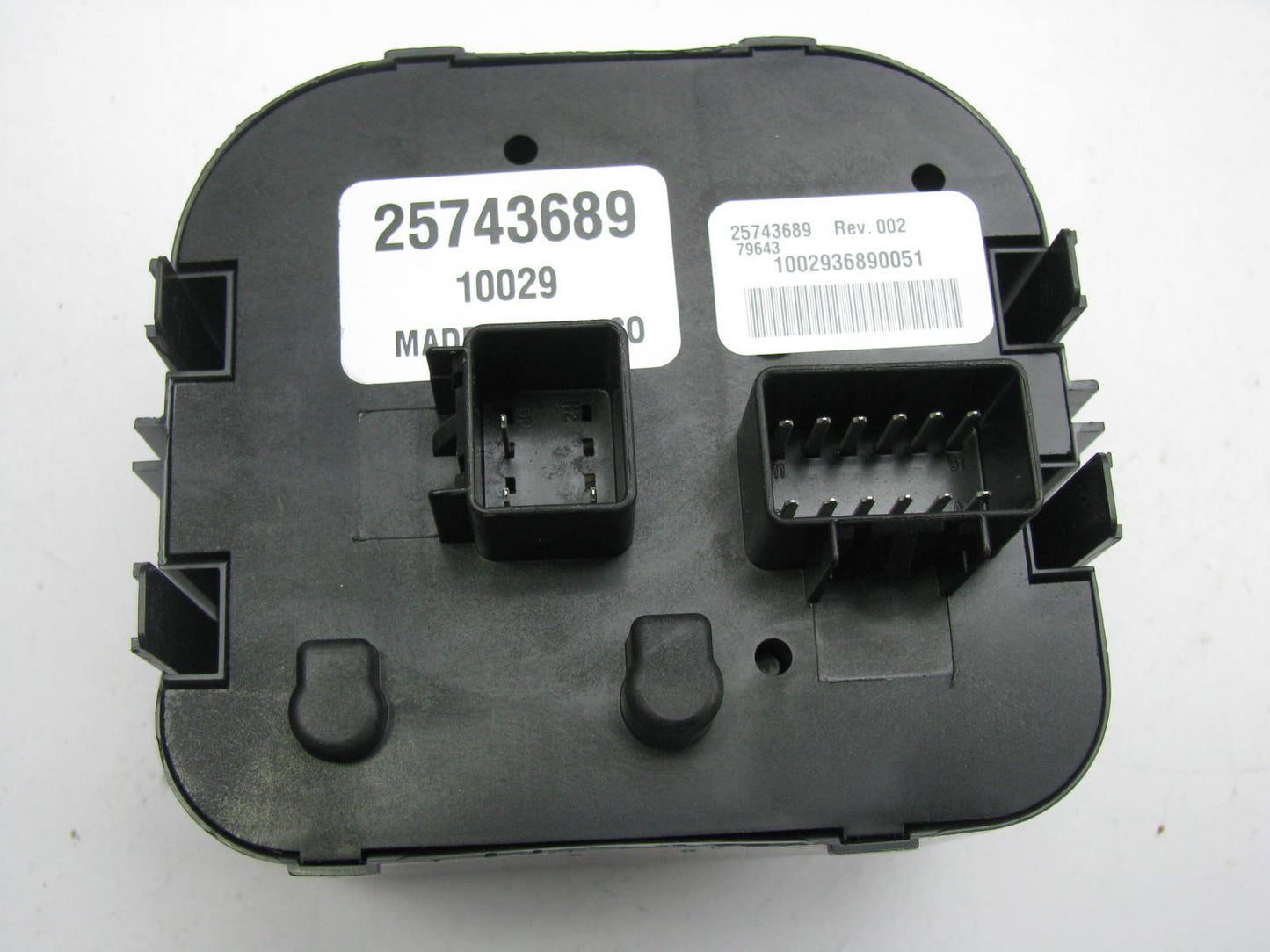 NEW - OUT OF BOX - OEM GM 25743689 Headlamp Headlight Switch