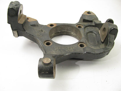 NEW UNBOXED OEM GM 25818627 Front Right Steering Knuckle