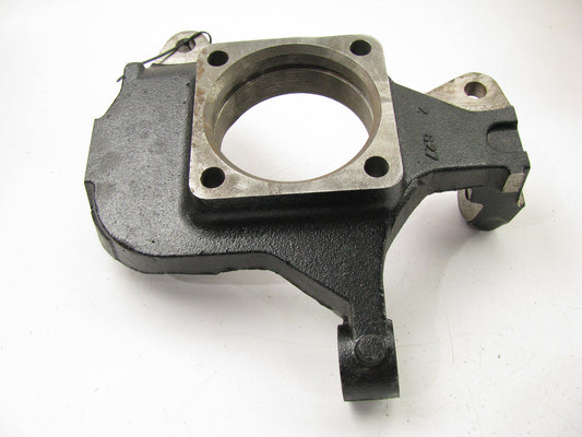 NOS OEM GM Front Right Steering Knuckle 25818627 For 01-14 GM Trucks Various