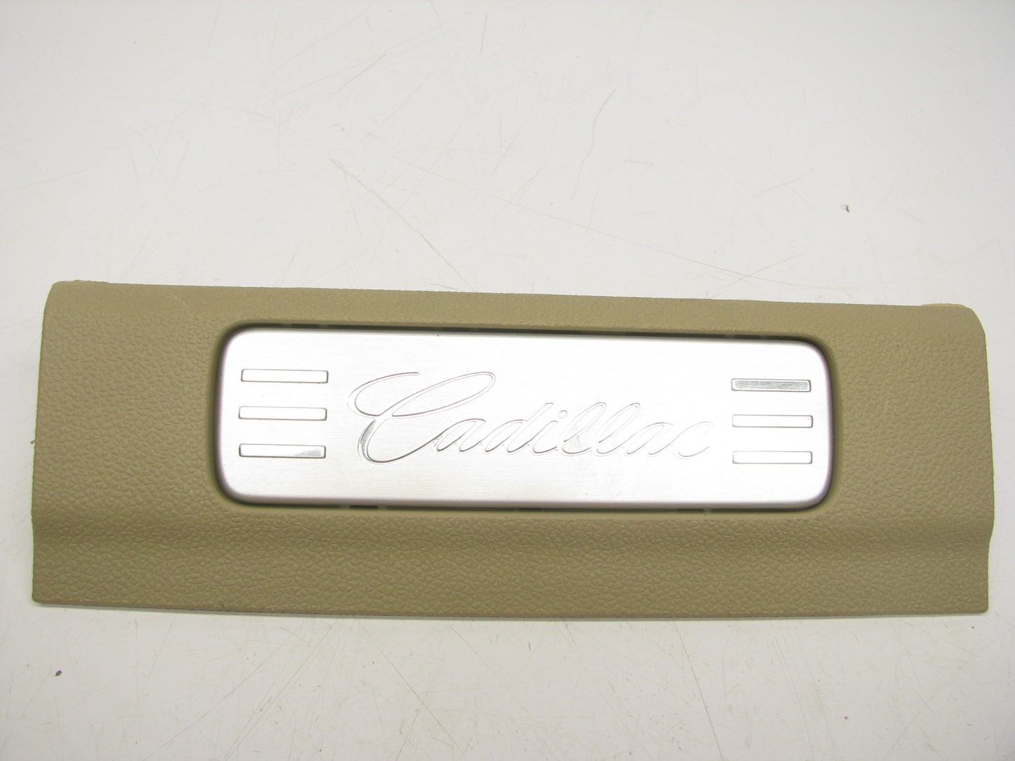 NEW - UNBOXED GM 25902616 Rear Door Short Sill Plate Cover For 2009-14 Escalade
