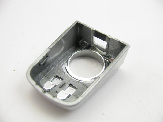 NEW OEM GM 25936865A FRONT LEFT Door Handle Cap Silver Ice W/chrome W/ Keyhole