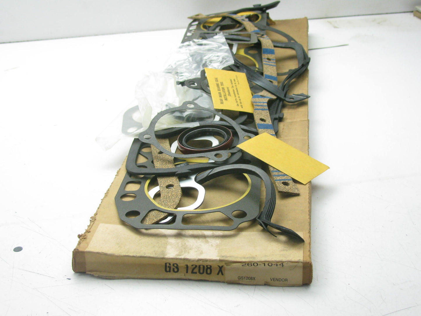 NEW - 260-1044 Engine Gasket Set 1979-1984 Chevrolet GMC 4.8L-L6