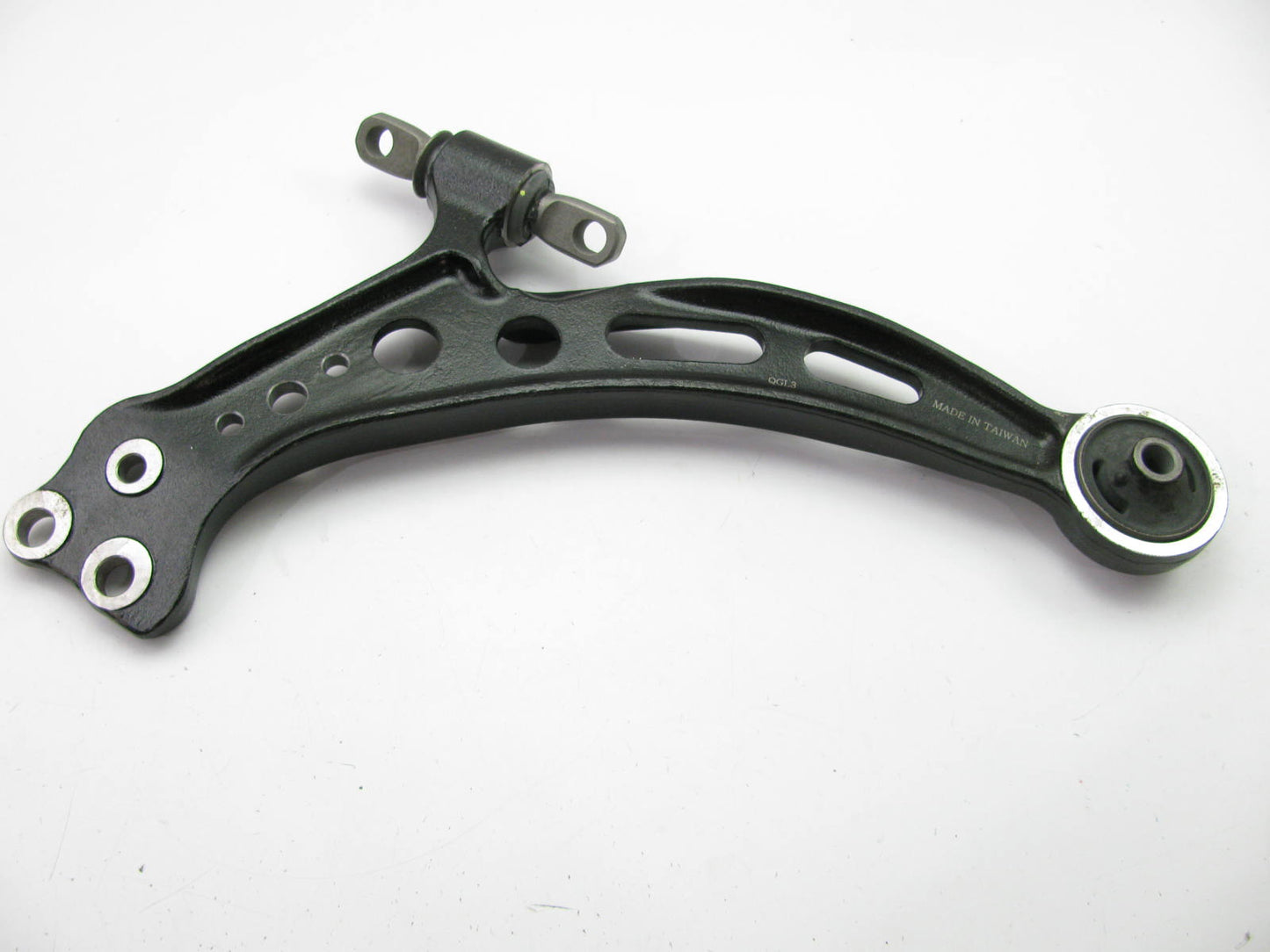 NEW - BULK PACKED - 260-5617 Front Left Lower Control Arm For 92-96 Camry, ES300