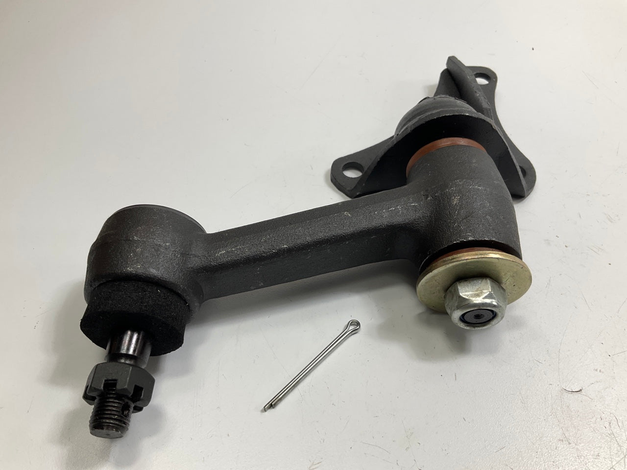 NEW - UNBOXED 2600-67977 Steering Idler Arm For 1983-1991 Mitsubishi Montero