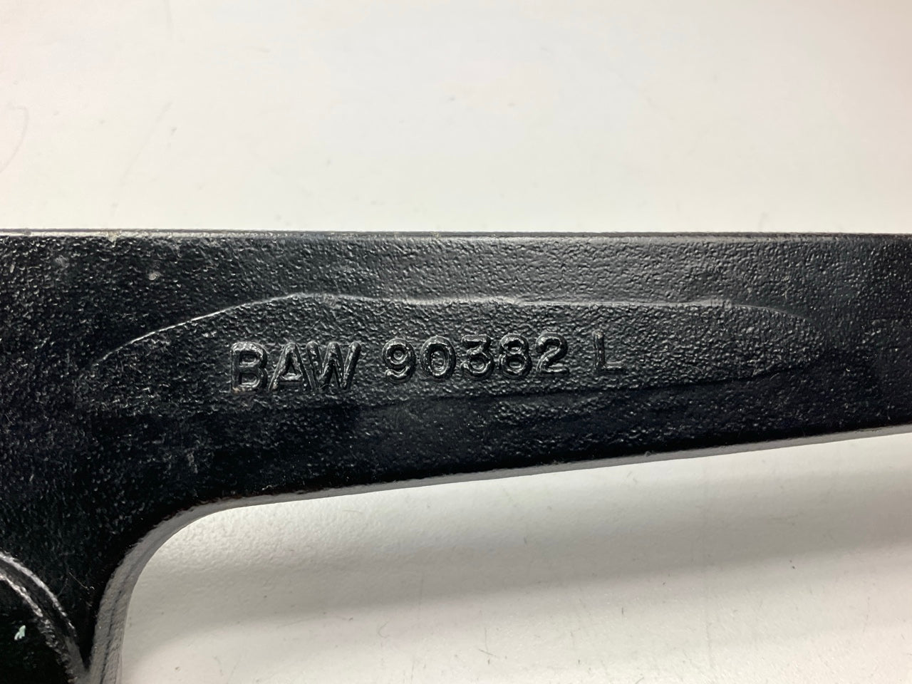 NEW - OUT OF BOX 2605268 Front Left Lower Control Arm And Ball Joint Assembly