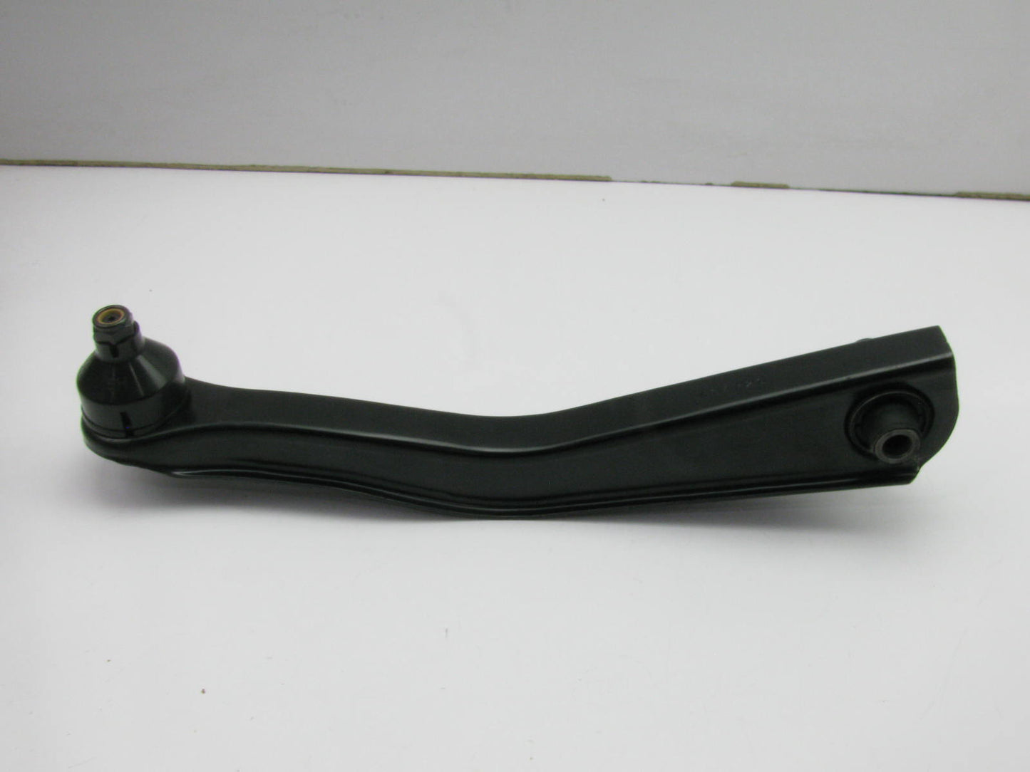 NEW OUT OF BOX 2606662 REAR LEFT LOWER Suspension Control Arm And Ball Joint