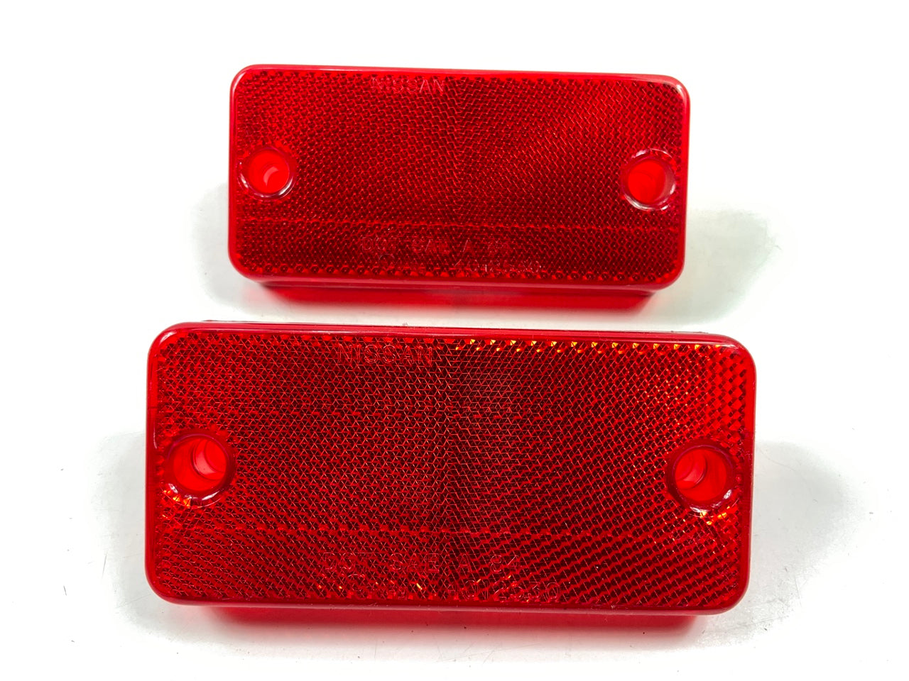 (2) NEW UNBOXED Rear Bumper Reflectors For 1979-1985 Datsun 720 Pickup Truck