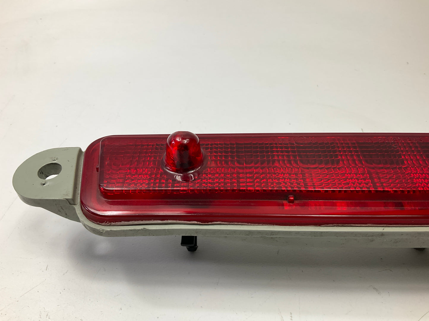 NEW - UNBOXED 26590-7S000 Center High Mount Brake Lamp For 2005-15 Nissan Armada
