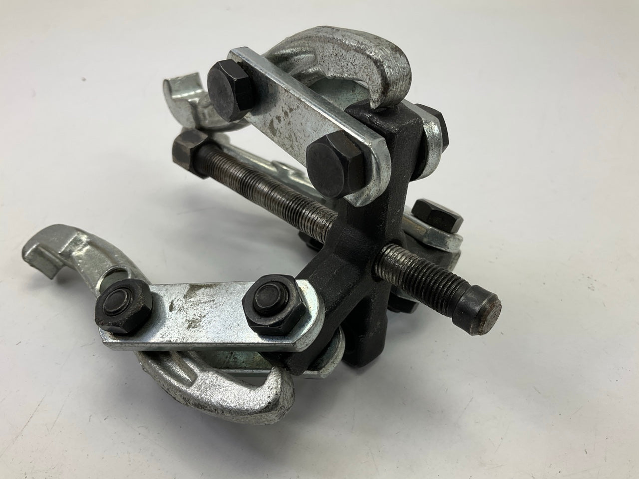 USED UNBOXED OEM Tools 27011 2-Ton Gear Pulley Puller, 2/3 Jaw, 3-1/4'' Spread