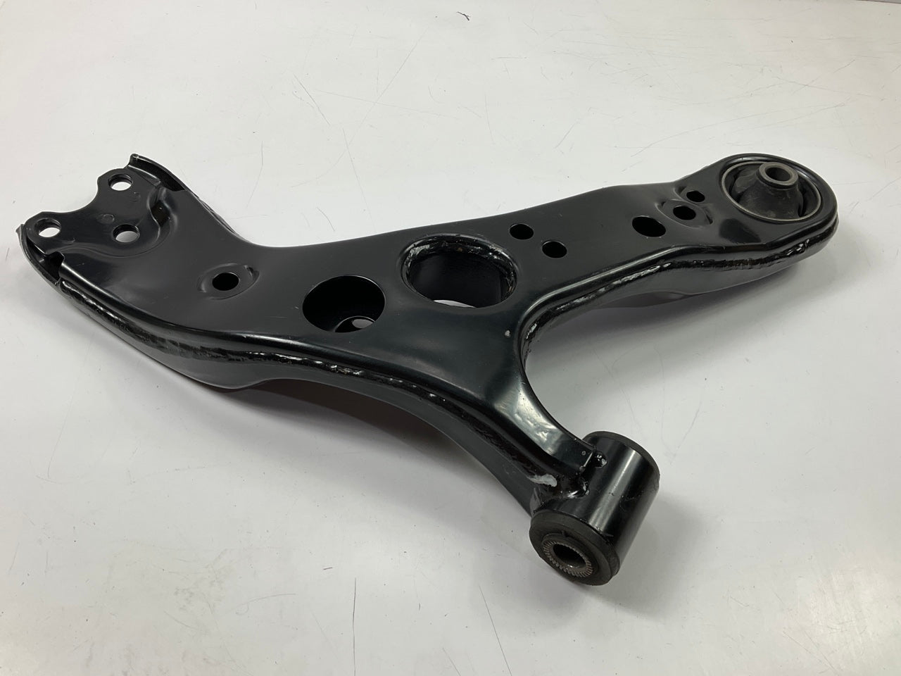 NEW - UNBOXED 2703-424438 Front Left Lower Suspension Control Arm
