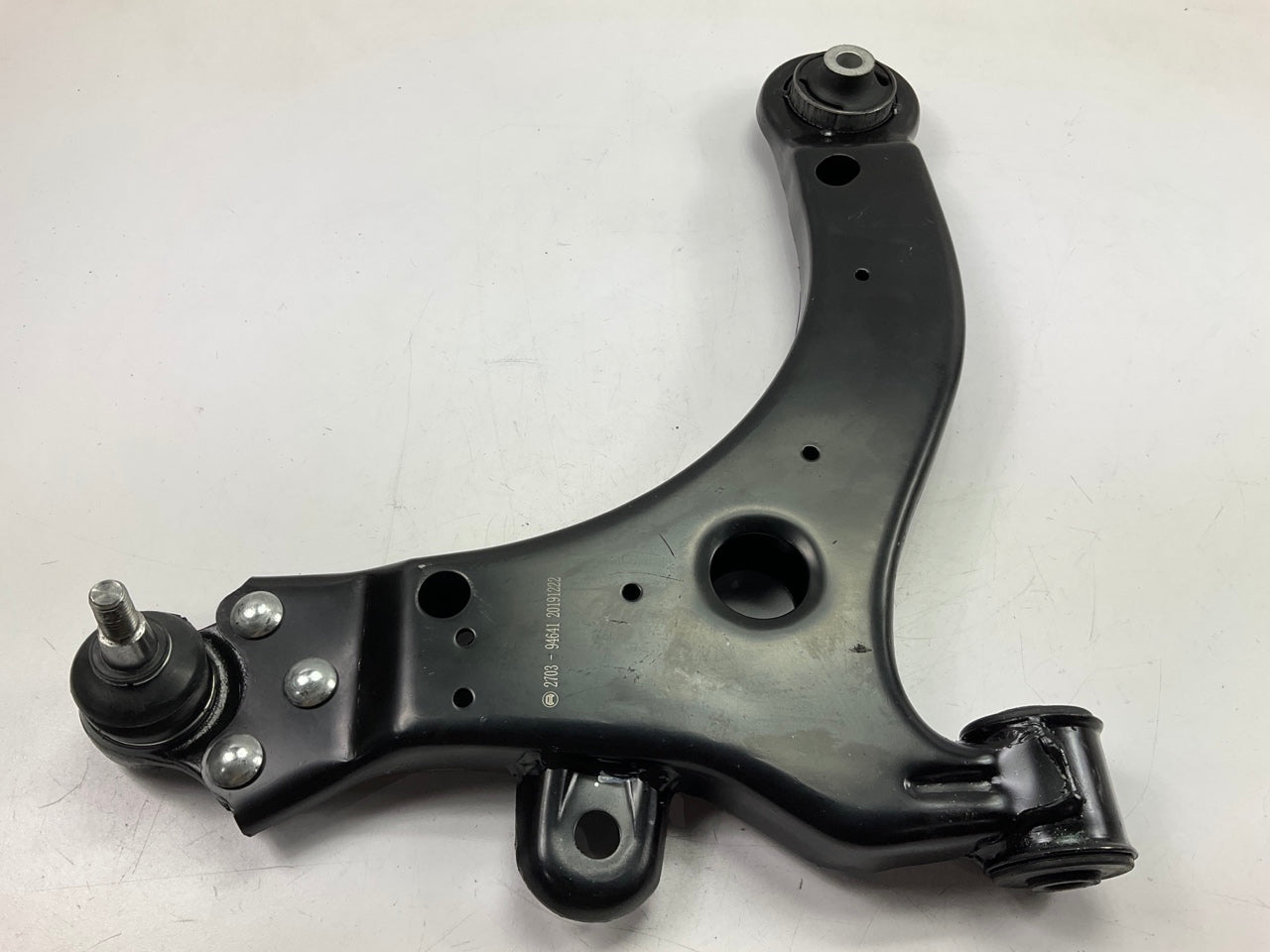 NEW UNBOXED 2703-94641 Front Left Lower Control Arm