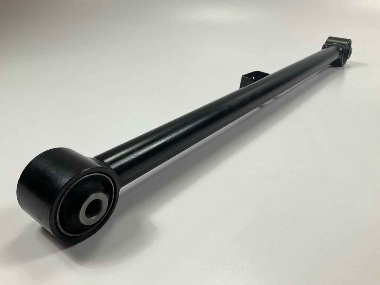 NEW - OUT OF BOX 2703-96843 Rear Lower Suspension Control Arm