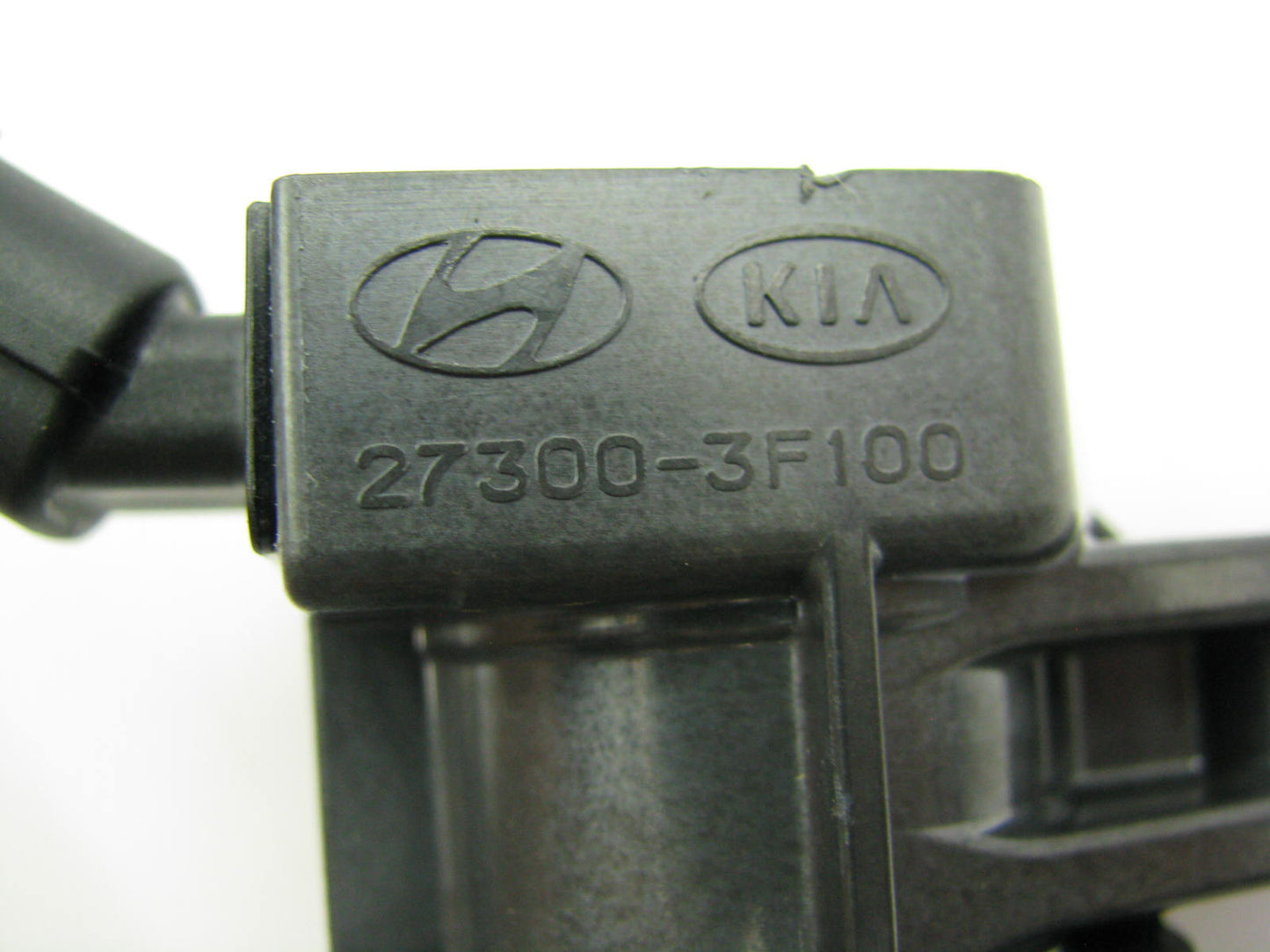 NEW - OUT OF BOX - DENSO Ignition Coil OEM For Hyundai 27300-3F100