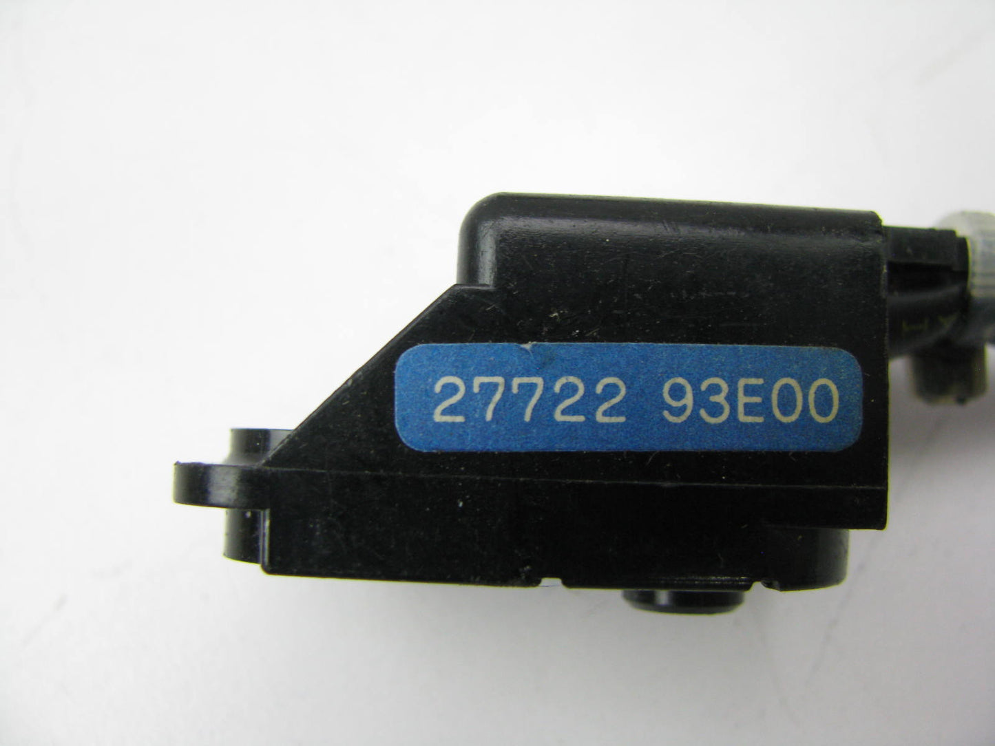 NEW OUT OF BOX 27722-93E00 Ambient Air Temperature Sensor For 88-93 Maxima 3.0L