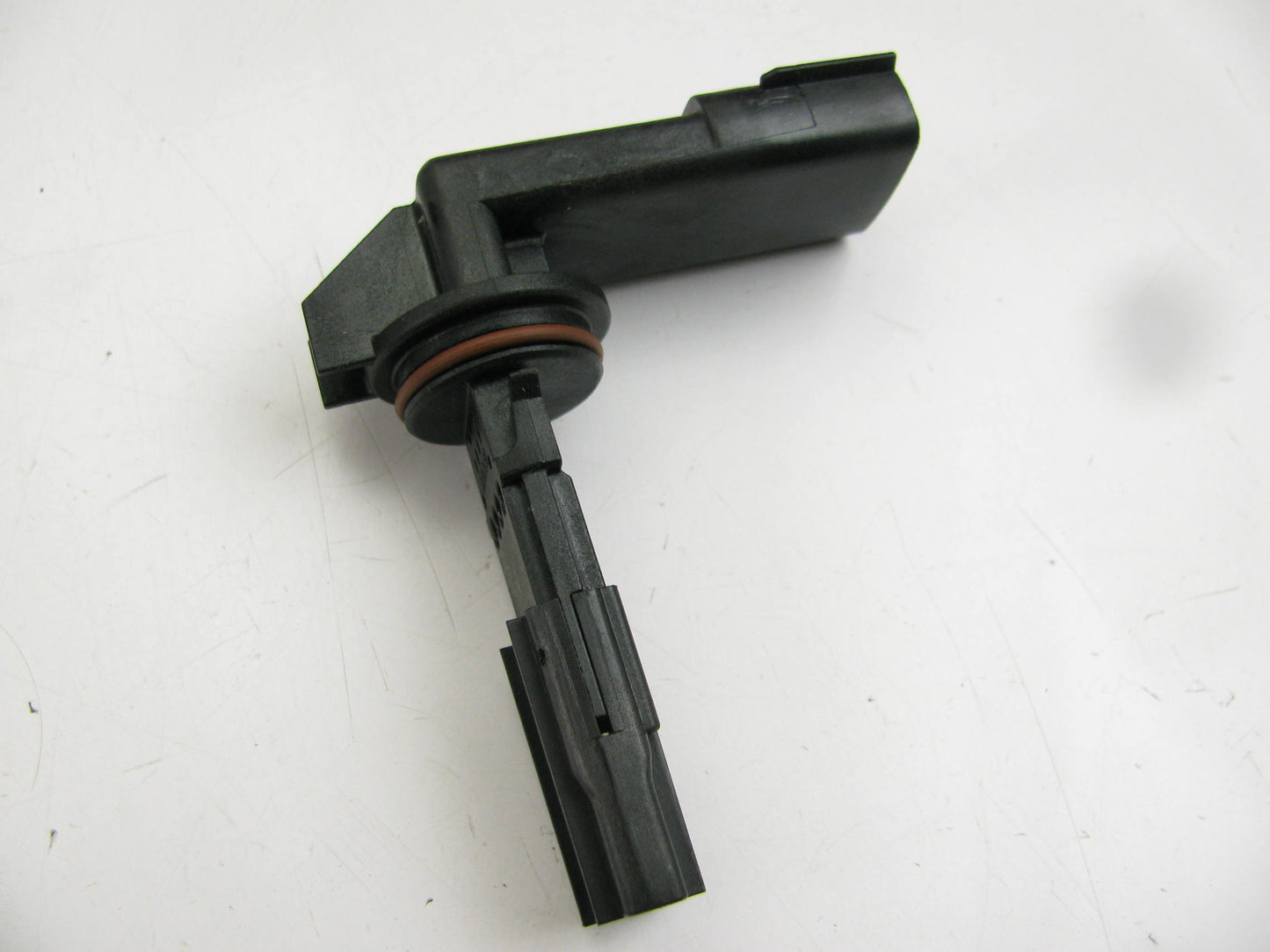 NEW UNBOXED OEM GM 28242487 Valley Cover Camshaft Sensor 14-20 LS 5.3 6.2 V8