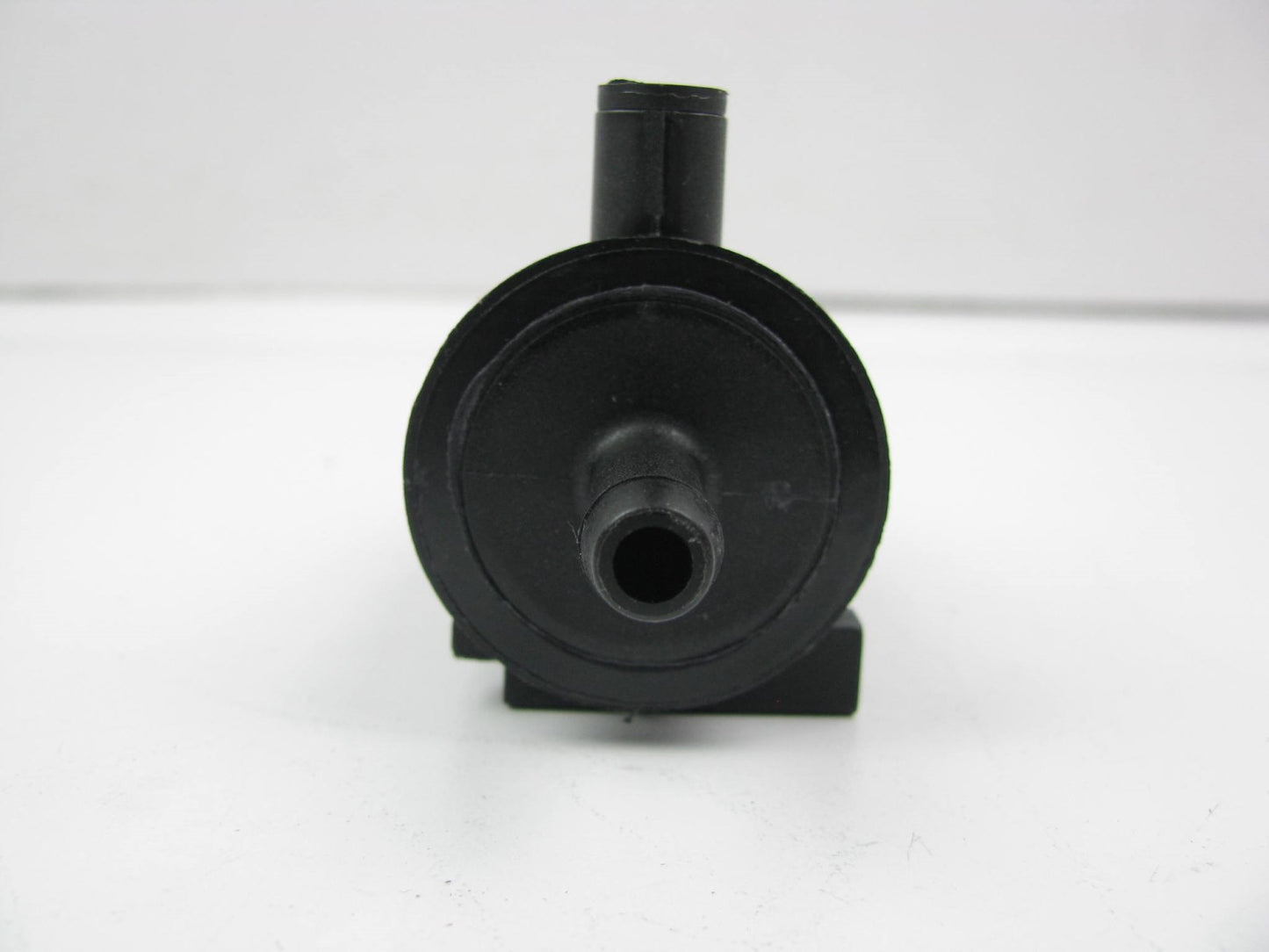 NEW - OUT OF BOX - OEM For Hyundai 28910-25100 Vapor Purge Control Valve