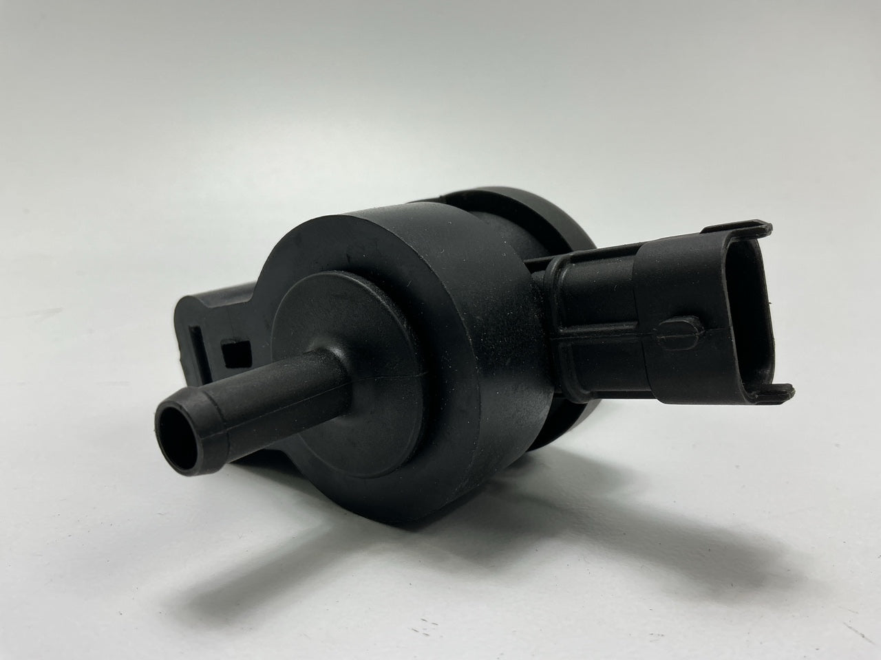 NEW - Out Of Box 28910-3E100 Vapor Canister Purge Valve