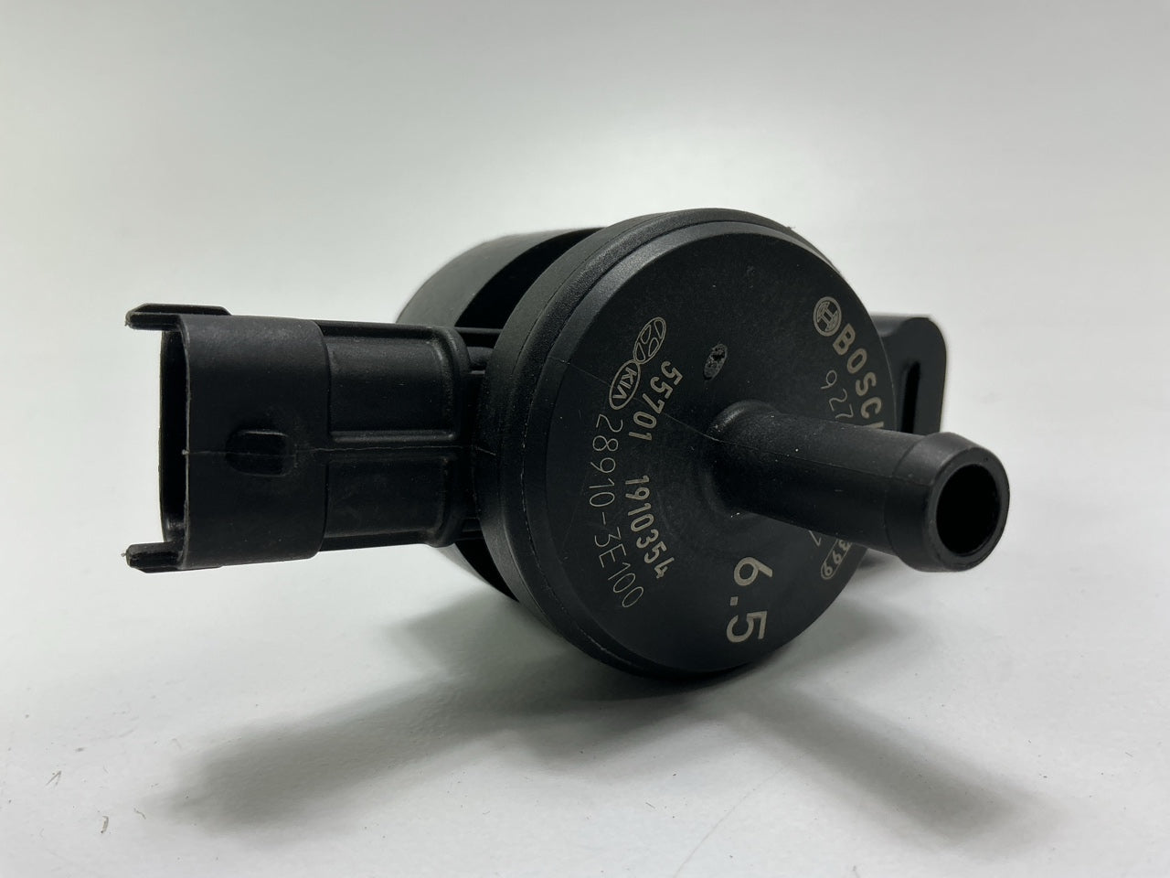 NEW - Out Of Box 28910-3E100 Vapor Canister Purge Valve