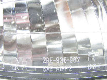NEW - OUT OF BOX - OEM Right Corner Marker Light Lamp For 1998-99 Subaru Legacy