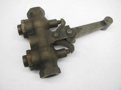 NEW - OUT OF BOX 302 Locking Hoist Control Valve 302 Series