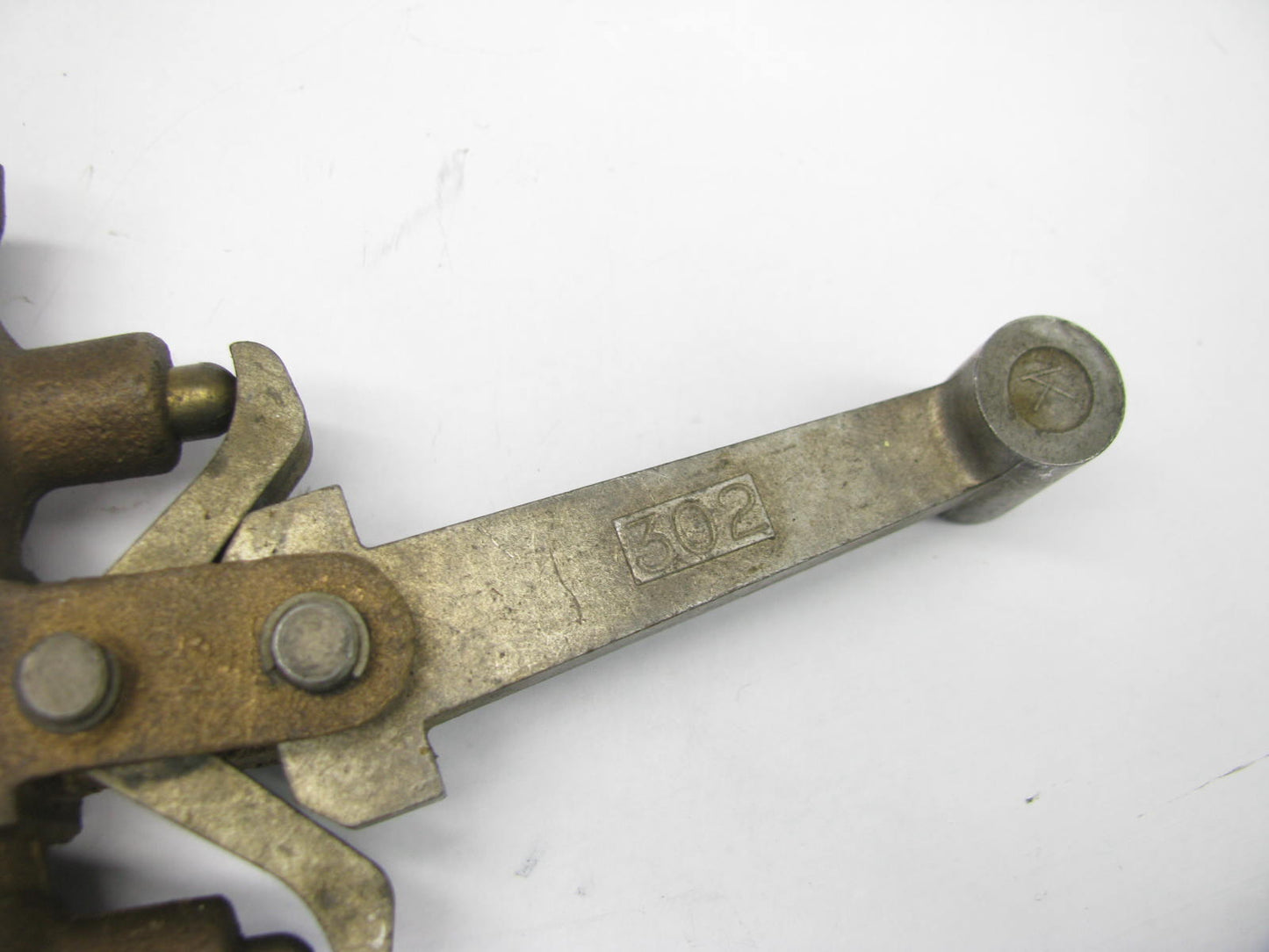 NEW - OUT OF BOX 302 Locking Hoist Control Valve 302 Series