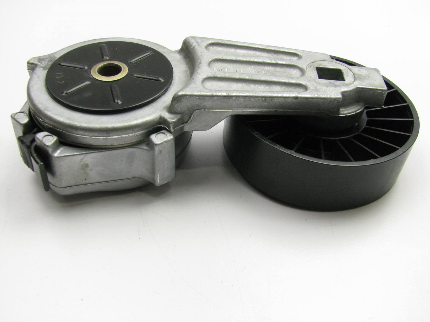 NEW - OUT OF BOX - 305203 Engine Belt Tensioner Assembly