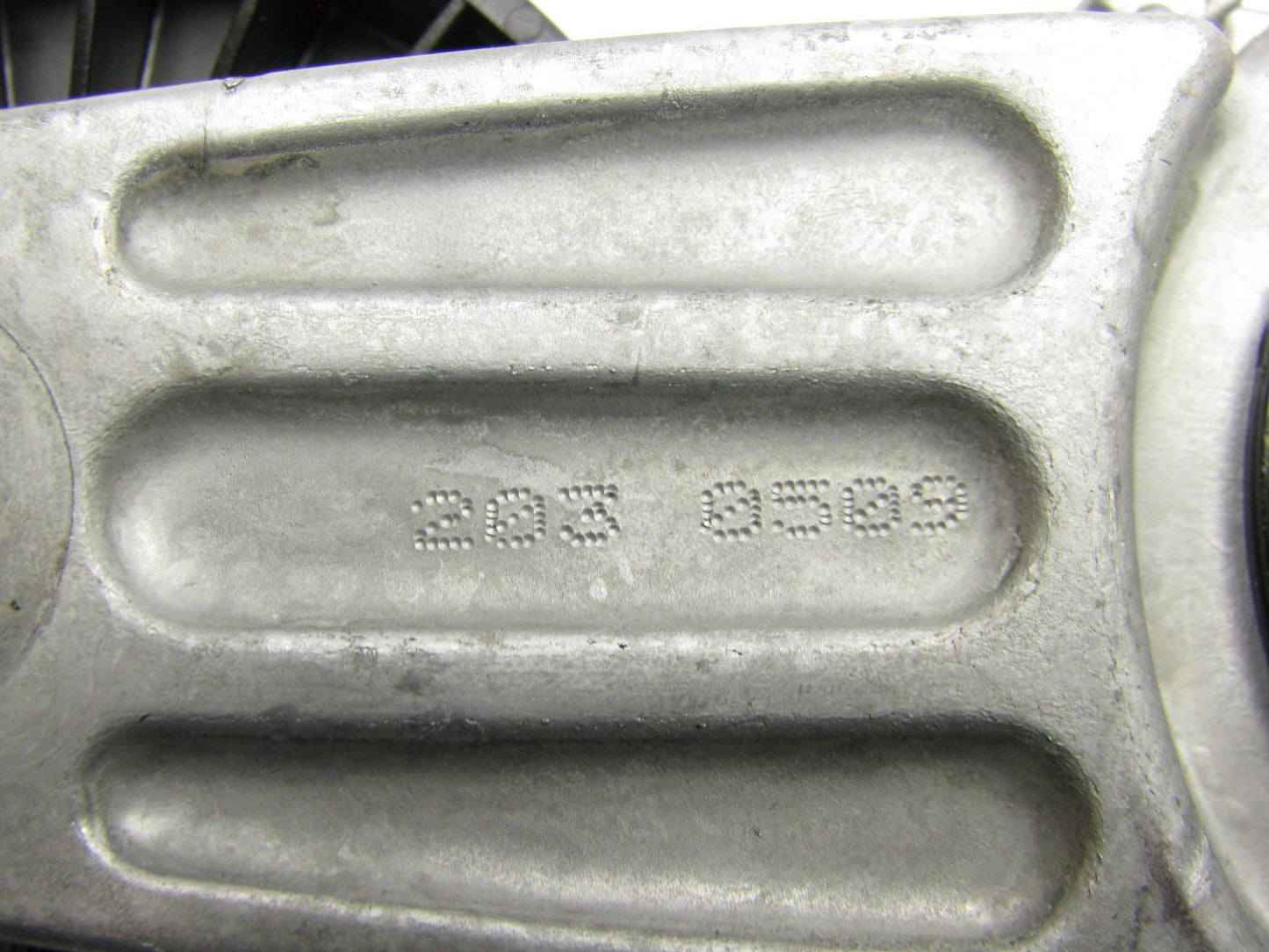 NEW - OUT OF BOX - 305203 Engine Belt Tensioner Assembly