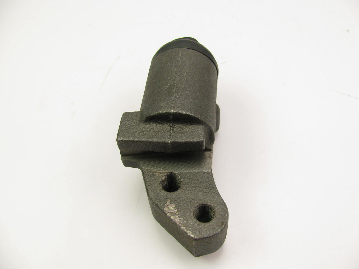 NEW - OUT OF BOX - 30589 Front Right Lower Drum Brake Wheel Cylinder