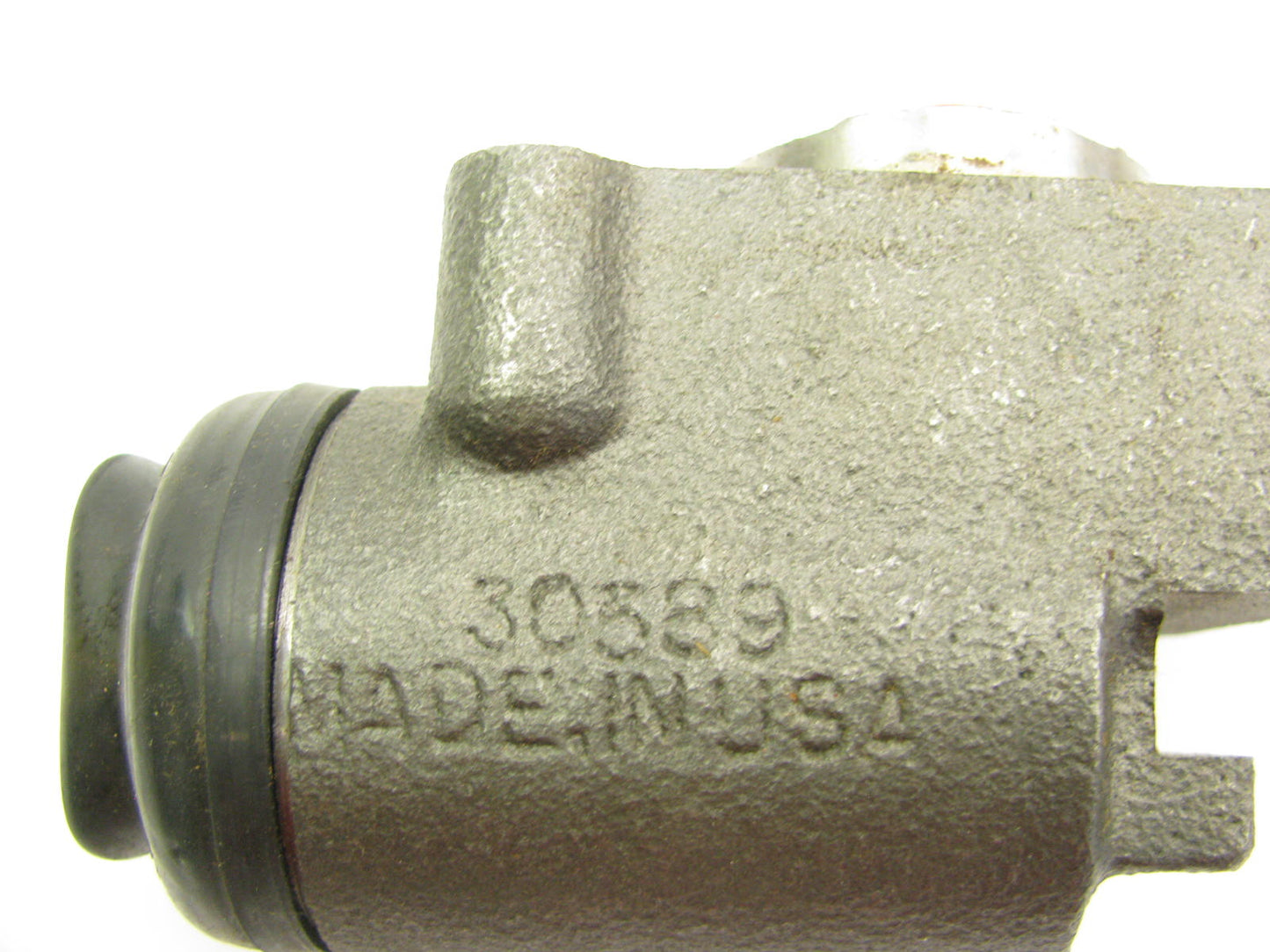 NEW - OUT OF BOX - 30589 Front Right Lower Drum Brake Wheel Cylinder