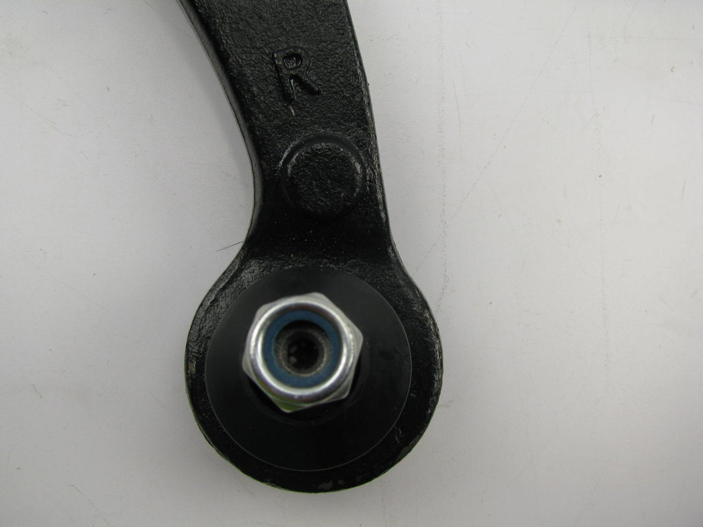NEW - OUT OF BOX - 31121127726 FRONT RIGHT LOWER Control Arm W/ Ball Joint