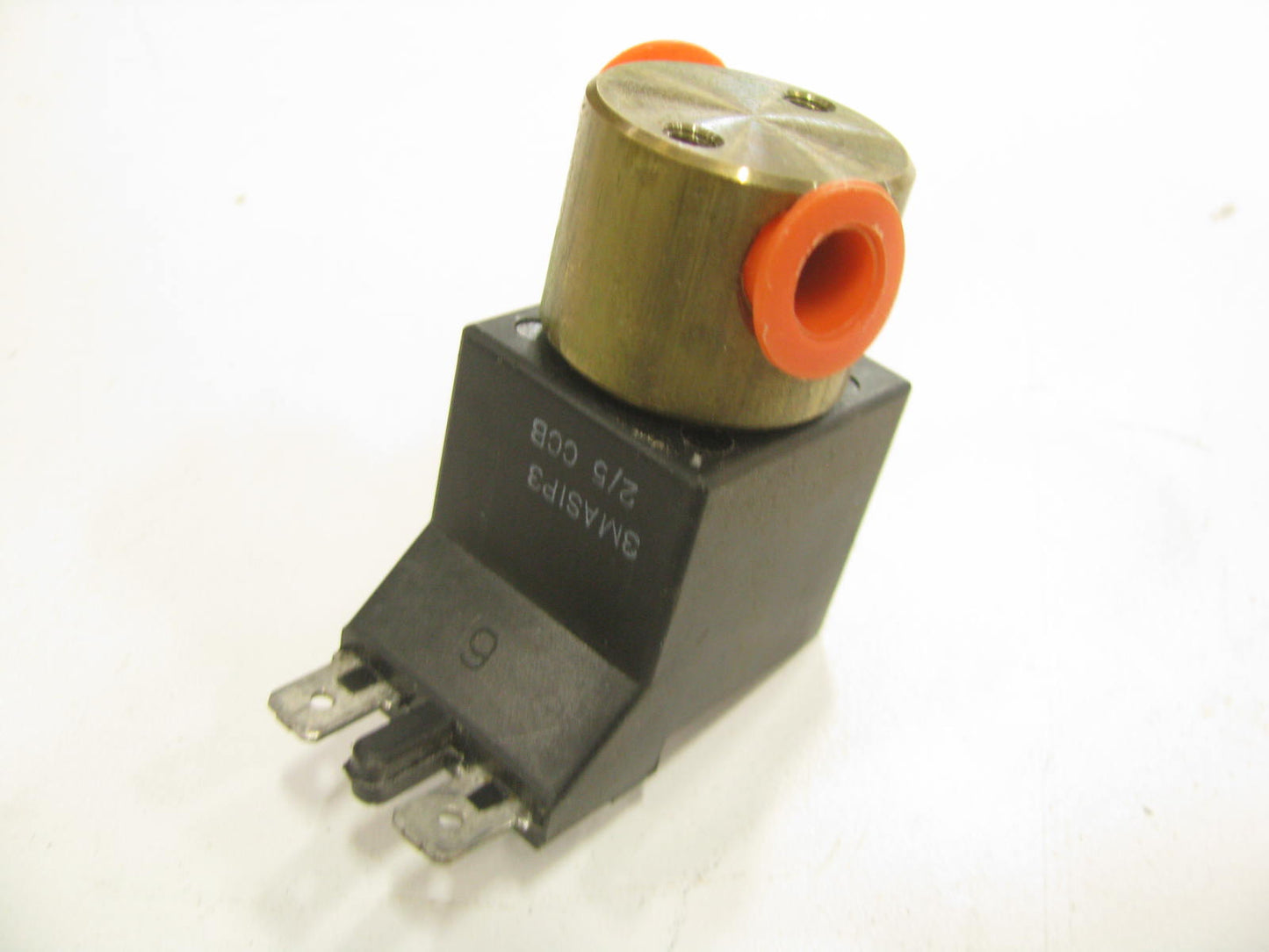 NEW OUT OF BOX Parker Skinner Solenoid Valve Volt 100/50 120/60 6 Watts PSI 300