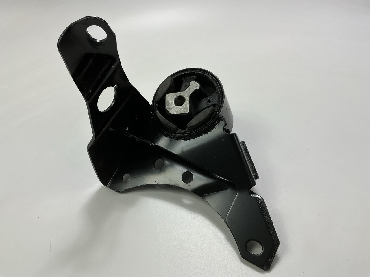 NEW 3124 Transmission Mount For 2002-2005 Dodge Neon 2.0L