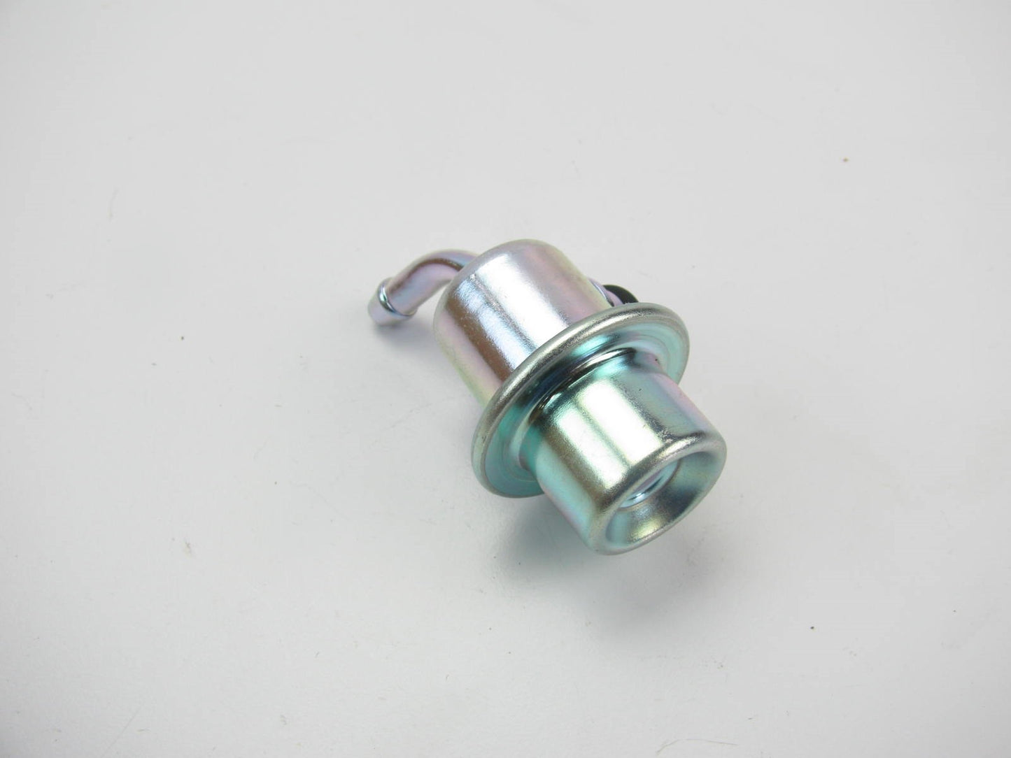 NEW - UNBOXED Fuel Pressure Regulator OEM For Hyundai 31380-3K000