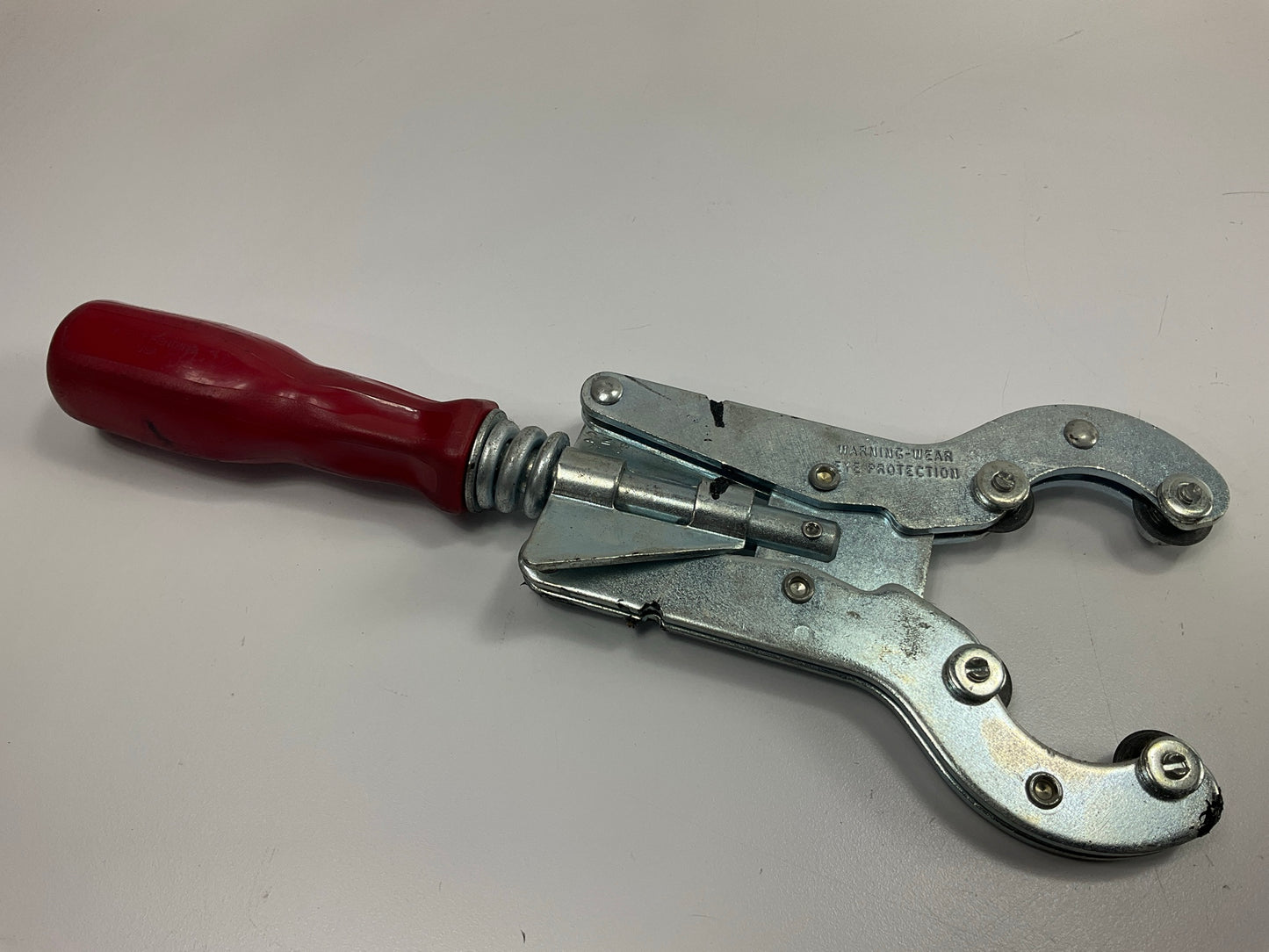 USED Tool #1 - Lisle 31500 Muffler Exhaust Cutter Tool 1-3/8''-2-1/2'' Pipe, USA