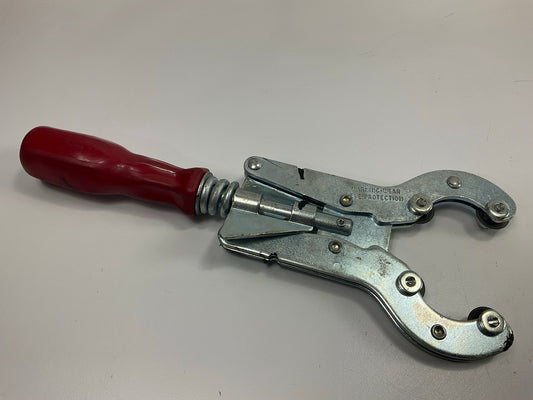 USED Tool #1 - Lisle 31500 Muffler Exhaust Cutter Tool 1-3/8''-2-1/2'' Pipe, USA