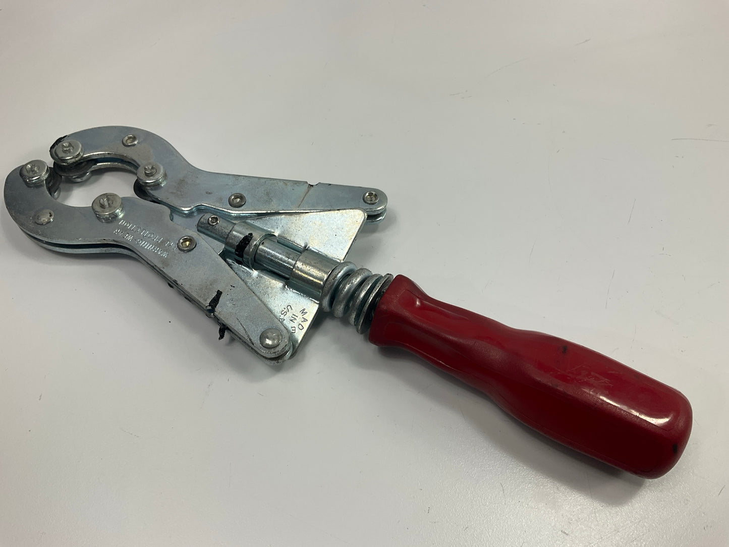 USED Tool #1 - Lisle 31500 Muffler Exhaust Cutter Tool 1-3/8''-2-1/2'' Pipe, USA