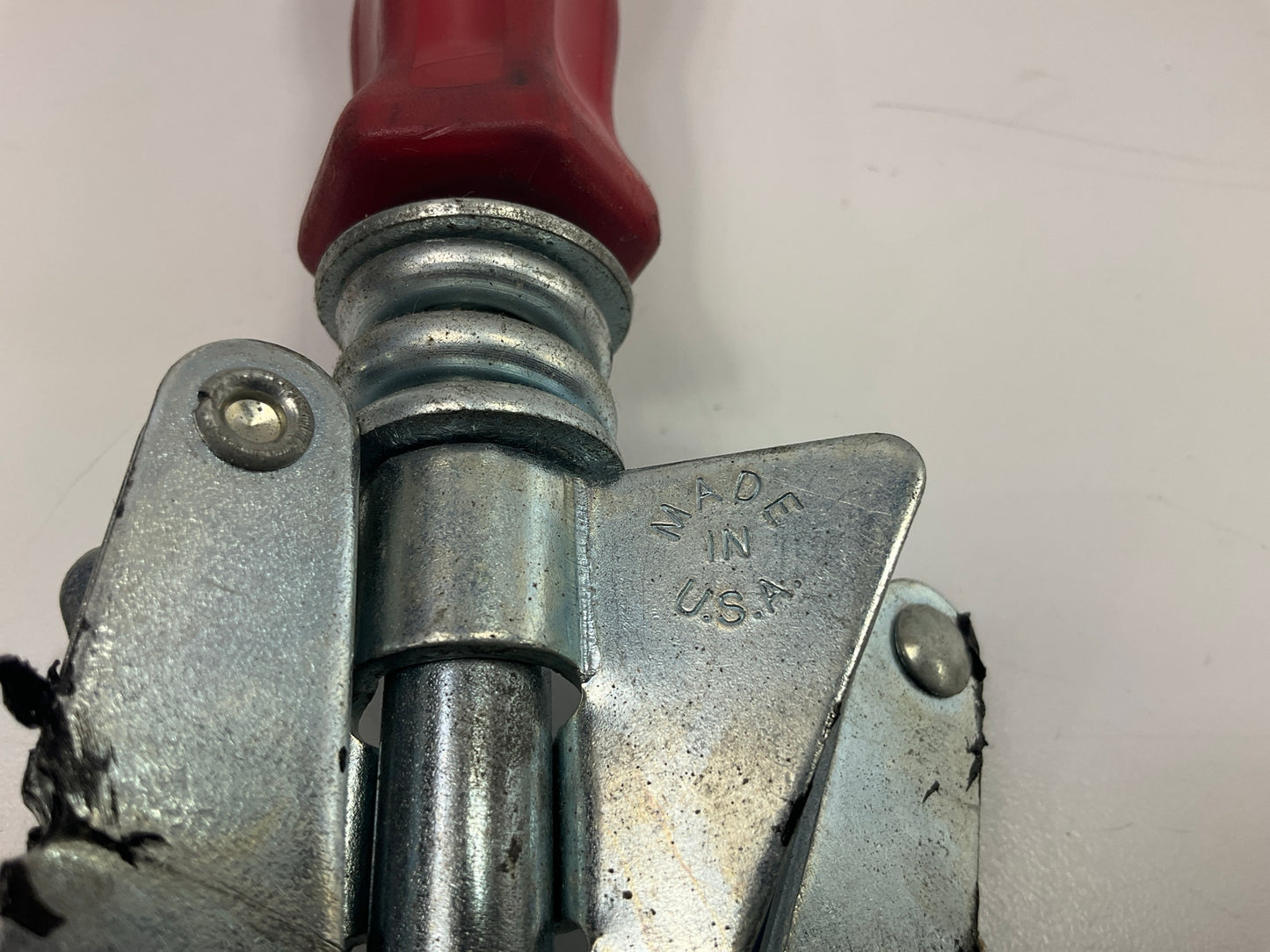 USED Tool #1 - Lisle 31500 Muffler Exhaust Cutter Tool 1-3/8''-2-1/2'' Pipe, USA