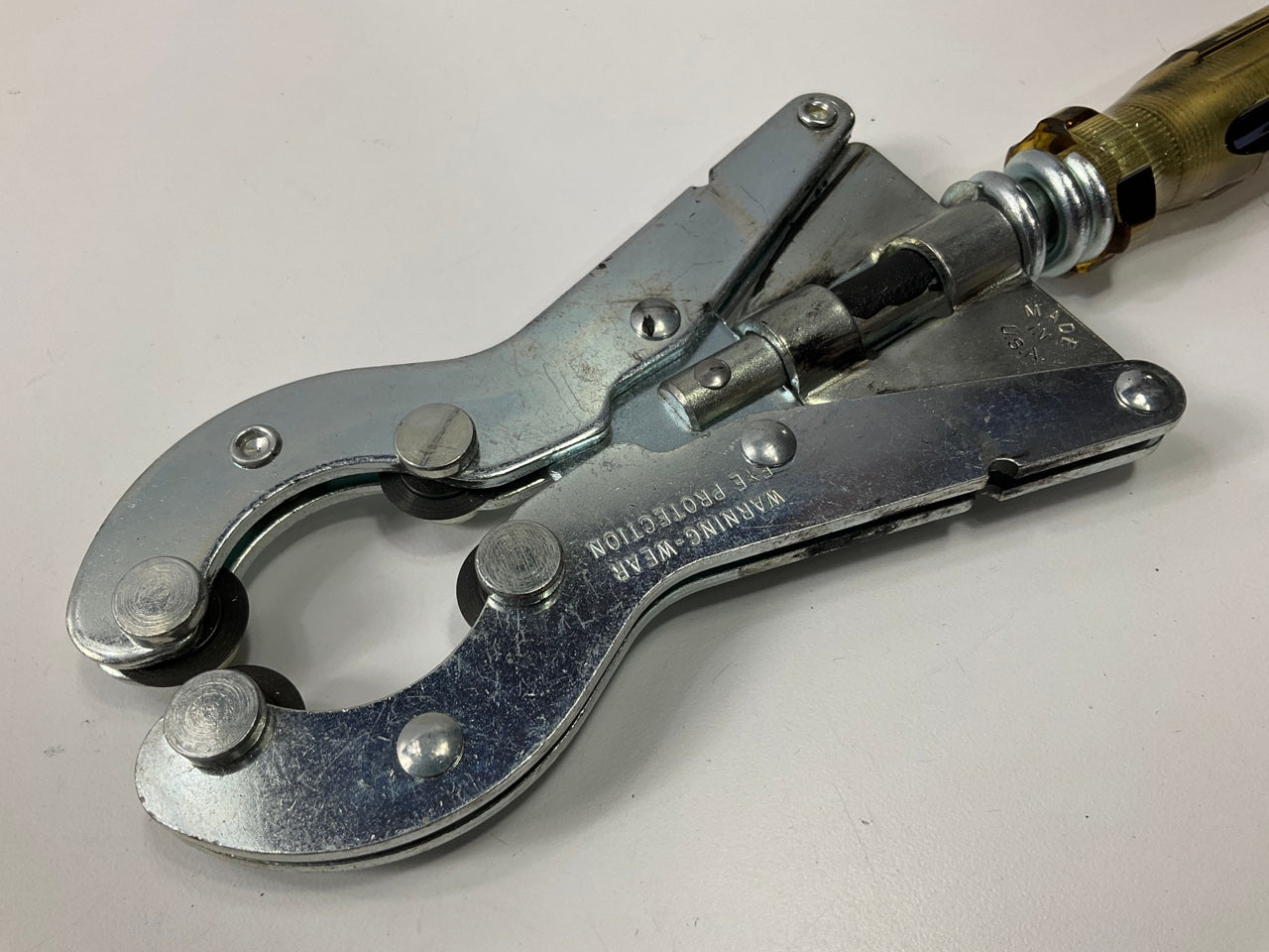 USED Tool # 7 - Lisle 31500 Muffler Exhaust Cutter Tool 1-3/8''-2-1/2'' Pipe