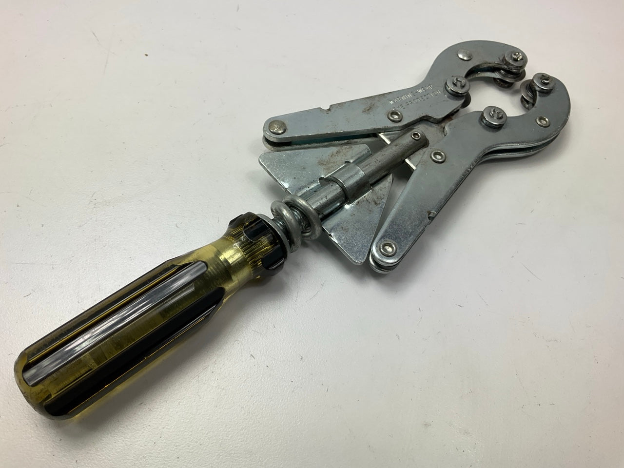 USED Tool #9 - Lisle 31500 Muffler Exhaust Cutter Tool 1-3/8''-2-1/2'' Pipe